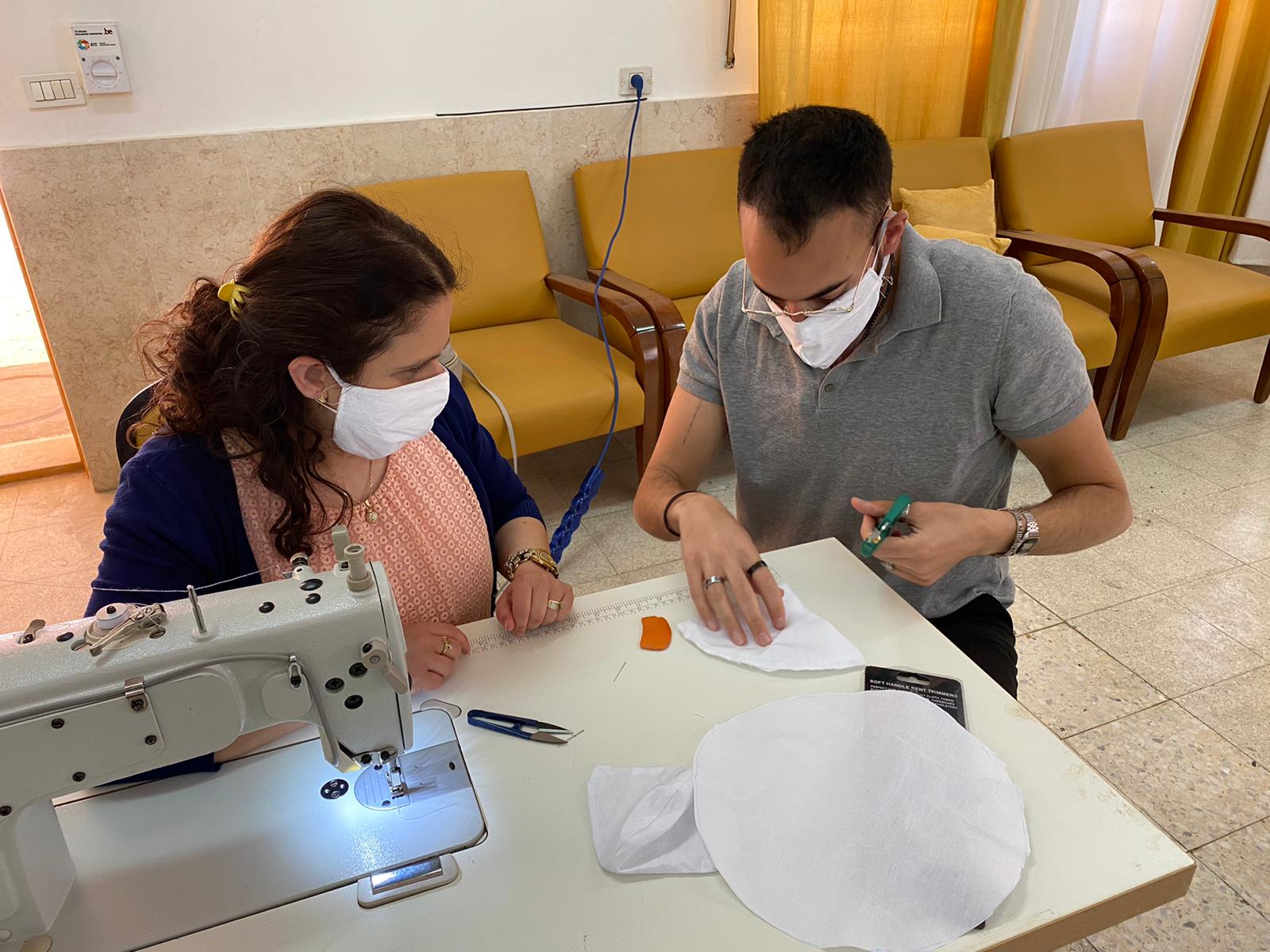 A day of training in producing protective masks, within the project “Active Women Against Covid-19”